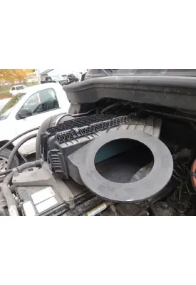 FREIGHTLINER CASCADIA 126 AIR CLEANER