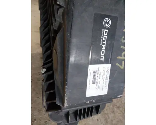 FREIGHTLINER CASCADIA 126 AIR CLEANER