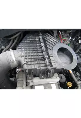 FREIGHTLINER CASCADIA 126 AIR CLEANER