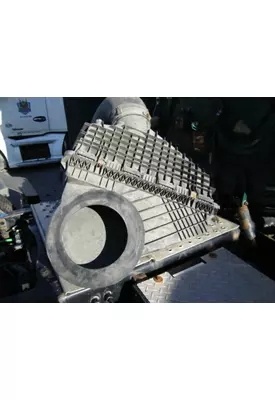 FREIGHTLINER CASCADIA 126 AIR CLEANER