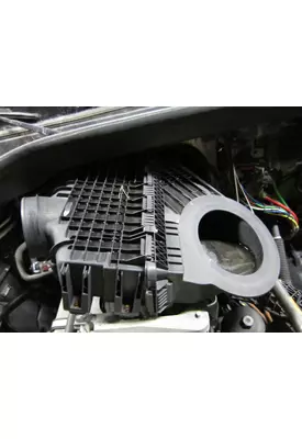 FREIGHTLINER CASCADIA 126 AIR CLEANER