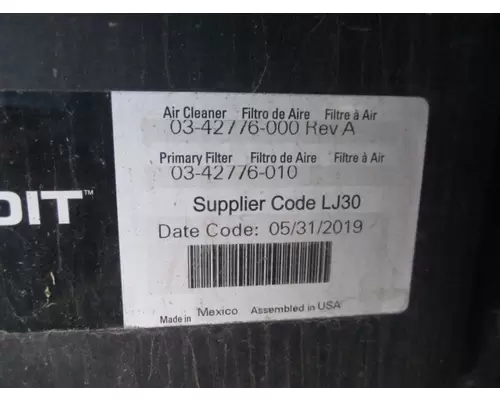 FREIGHTLINER CASCADIA 126 AIR CLEANER