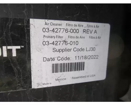 FREIGHTLINER CASCADIA 126 AIR CLEANER