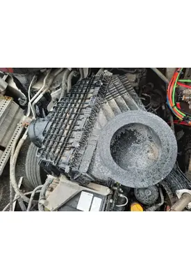 FREIGHTLINER CASCADIA 126 AIR CLEANER
