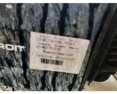 FREIGHTLINER CASCADIA 126 AIR CLEANER