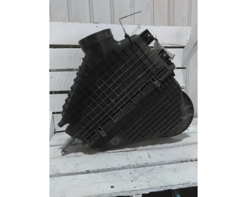 FREIGHTLINER CASCADIA 126 AIR CLEANER