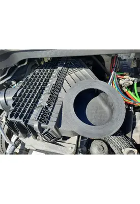 FREIGHTLINER CASCADIA 126 AIR CLEANER