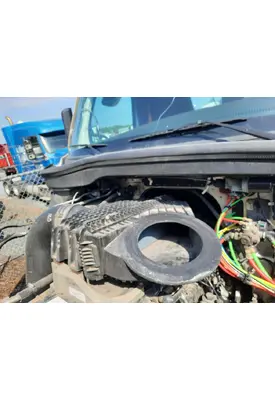 FREIGHTLINER CASCADIA 126 AIR CLEANER