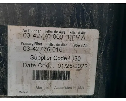 FREIGHTLINER CASCADIA 126 AIR CLEANER
