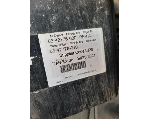 FREIGHTLINER CASCADIA 126 AIR CLEANER