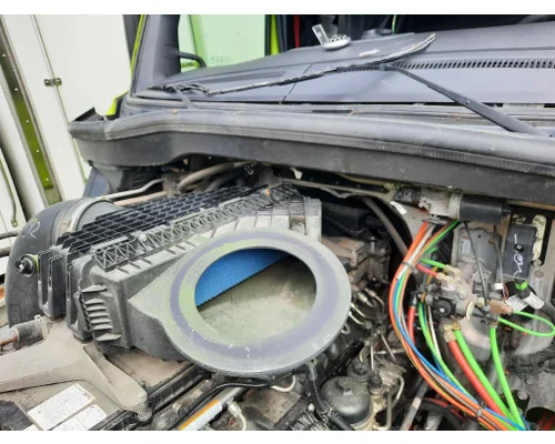 FREIGHTLINER CASCADIA 126 AIR CLEANER