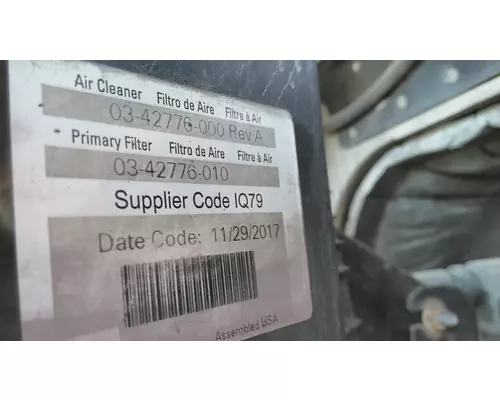 FREIGHTLINER CASCADIA 126 AIR CLEANER