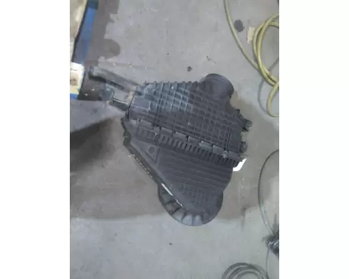 FREIGHTLINER CASCADIA 126 AIR CLEANER