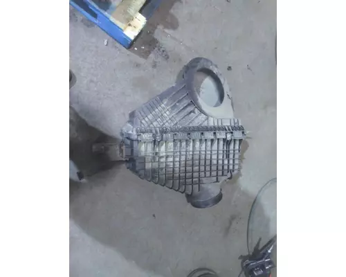 FREIGHTLINER CASCADIA 126 AIR CLEANER