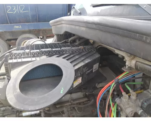 FREIGHTLINER CASCADIA 126 AIR CLEANER