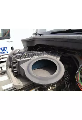 FREIGHTLINER CASCADIA 126 AIR CLEANER