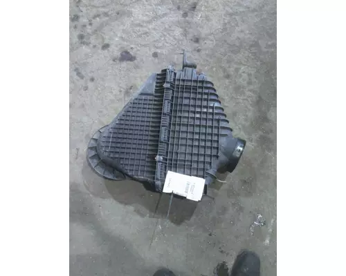 FREIGHTLINER CASCADIA 126 AIR CLEANER