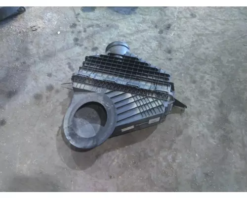 FREIGHTLINER CASCADIA 126 AIR CLEANER