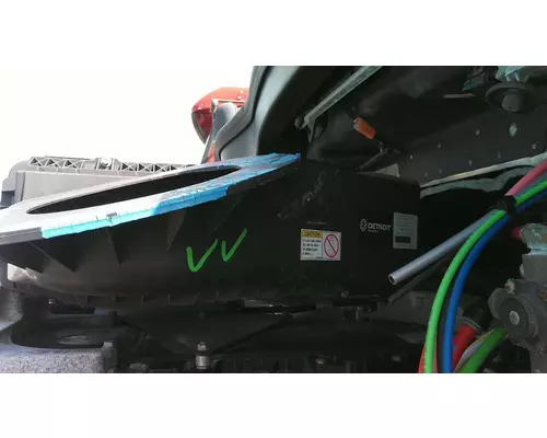 FREIGHTLINER CASCADIA 126 AIR CLEANER