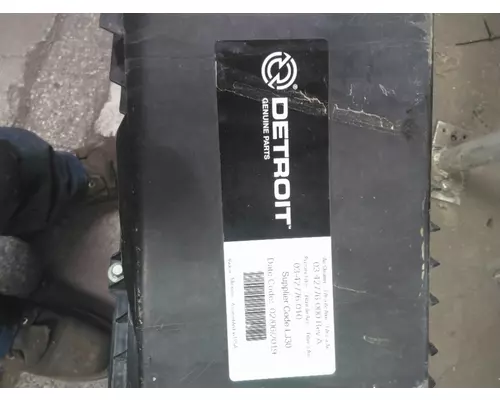 FREIGHTLINER CASCADIA 126 AIR CLEANER
