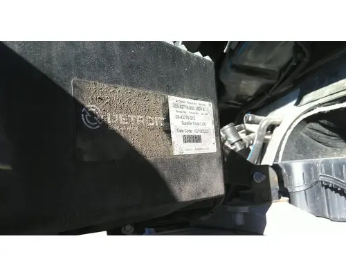 FREIGHTLINER CASCADIA 126 AIR CLEANER