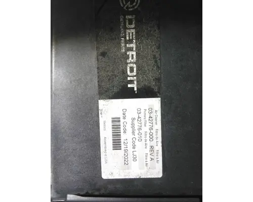 FREIGHTLINER CASCADIA 126 AIR CLEANER