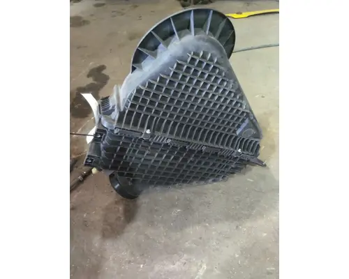 FREIGHTLINER CASCADIA 126 AIR CLEANER