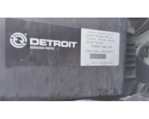 FREIGHTLINER CASCADIA 126 AIR CLEANER