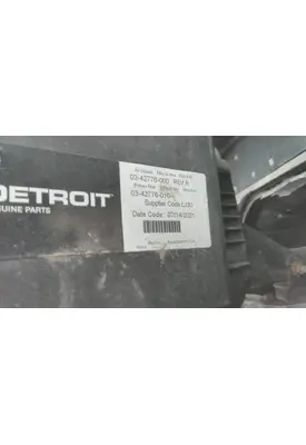 FREIGHTLINER CASCADIA 126 AIR CLEANER