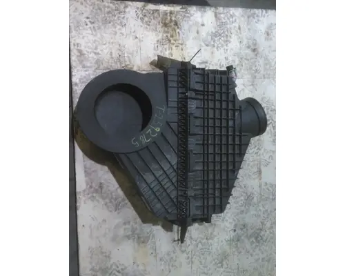 FREIGHTLINER CASCADIA 126 AIR CLEANER