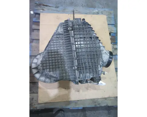 FREIGHTLINER CASCADIA 126 AIR CLEANER