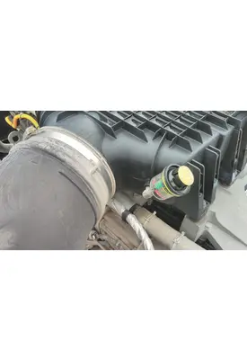 FREIGHTLINER CASCADIA 126 AIR CLEANER