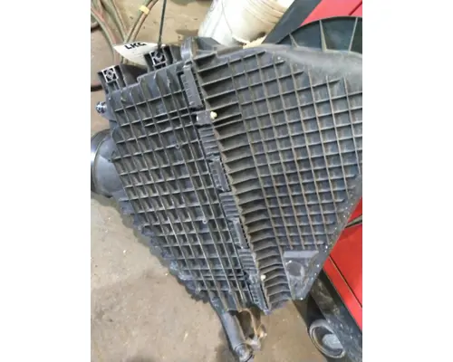 FREIGHTLINER CASCADIA 126 AIR CLEANER