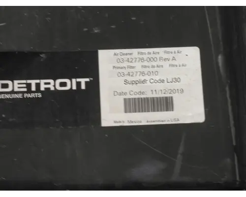 FREIGHTLINER CASCADIA 126 AIR CLEANER