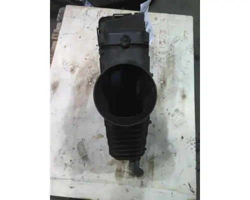 FREIGHTLINER CASCADIA 126 AIR CLEANER