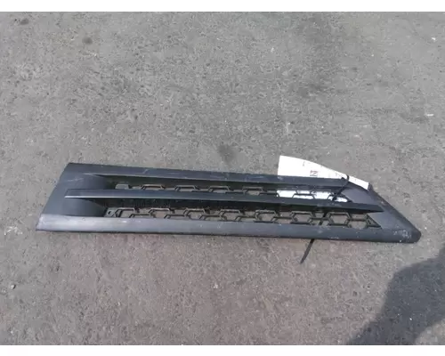 FREIGHTLINER CASCADIA 126 AIR INTAKE LOUVERCOVER