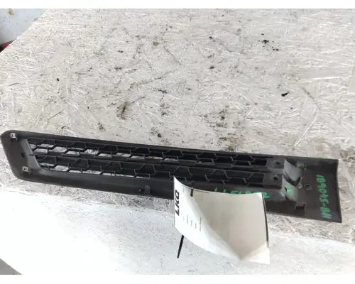 FREIGHTLINER CASCADIA 126 AIR INTAKE LOUVERCOVER