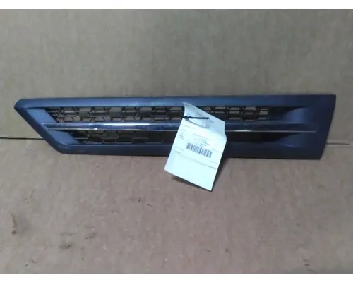 FREIGHTLINER CASCADIA 126 AIR INTAKE LOUVERCOVER