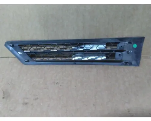 FREIGHTLINER CASCADIA 126 AIR INTAKE LOUVERCOVER