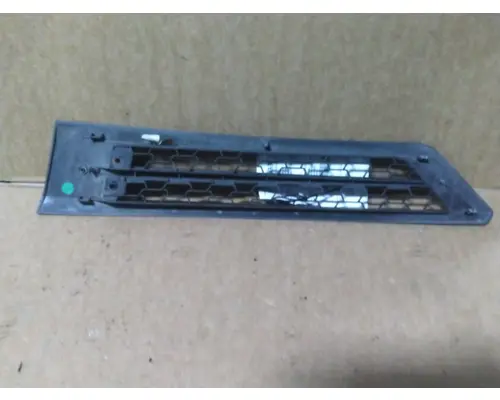 FREIGHTLINER CASCADIA 126 AIR INTAKE LOUVERCOVER