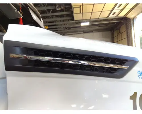 FREIGHTLINER CASCADIA 126 AIR INTAKE LOUVERCOVER