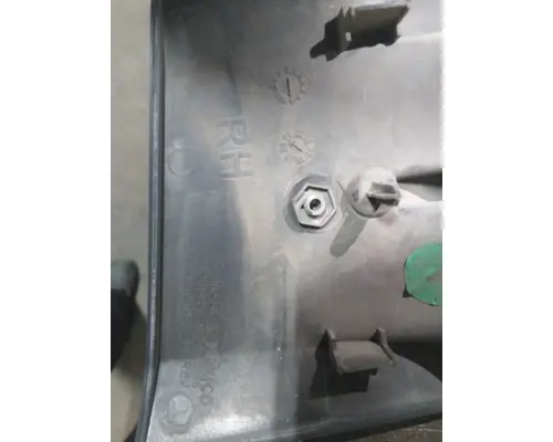 FREIGHTLINER CASCADIA 126 AIR INTAKE LOUVERCOVER