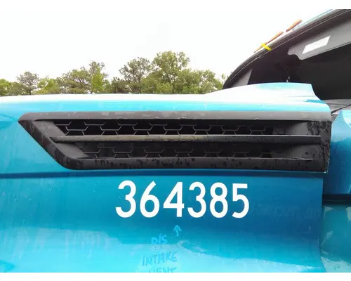 FREIGHTLINER CASCADIA 126 AIR INTAKE LOUVERCOVER