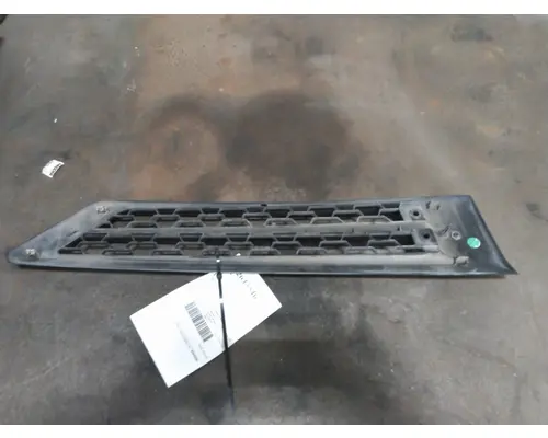 FREIGHTLINER CASCADIA 126 AIR INTAKE LOUVERCOVER