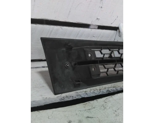 FREIGHTLINER CASCADIA 126 AIR INTAKE LOUVERCOVER