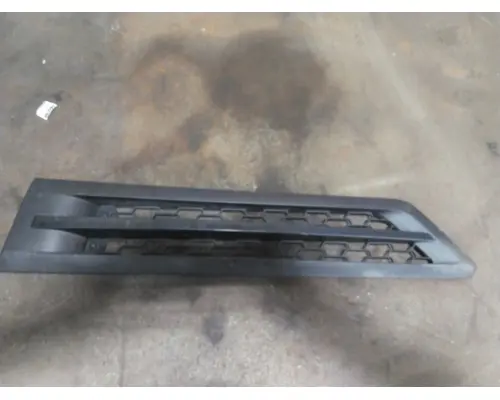 FREIGHTLINER CASCADIA 126 AIR INTAKE LOUVERCOVER