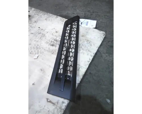 FREIGHTLINER CASCADIA 126 AIR INTAKE LOUVERCOVER