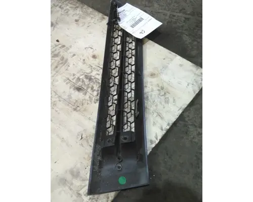 FREIGHTLINER CASCADIA 126 AIR INTAKE LOUVERCOVER