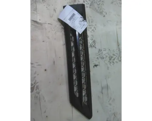 FREIGHTLINER CASCADIA 126 AIR INTAKE LOUVERCOVER