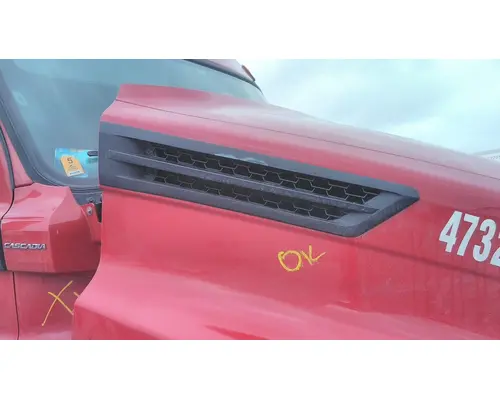 FREIGHTLINER CASCADIA 126 AIR INTAKE LOUVERCOVER